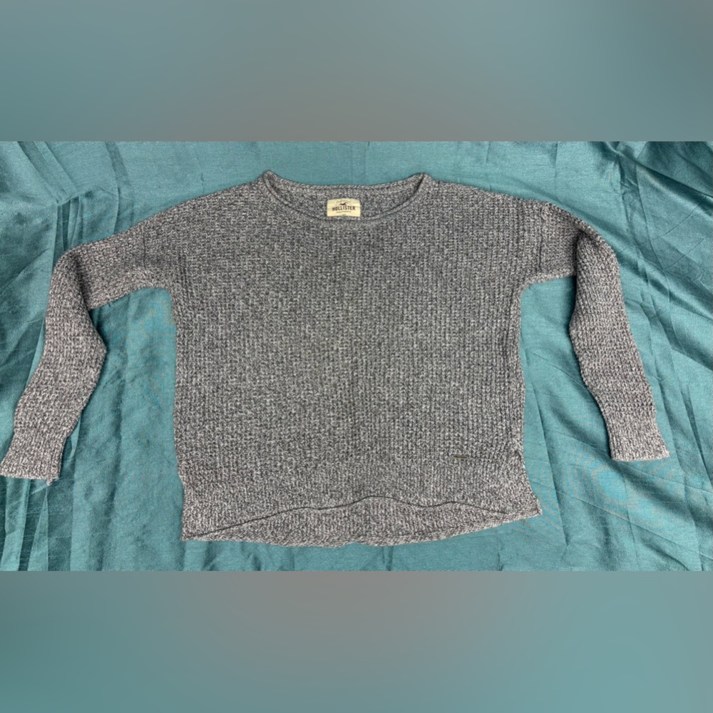 Hollister Women's Gray Crewneck Sweater